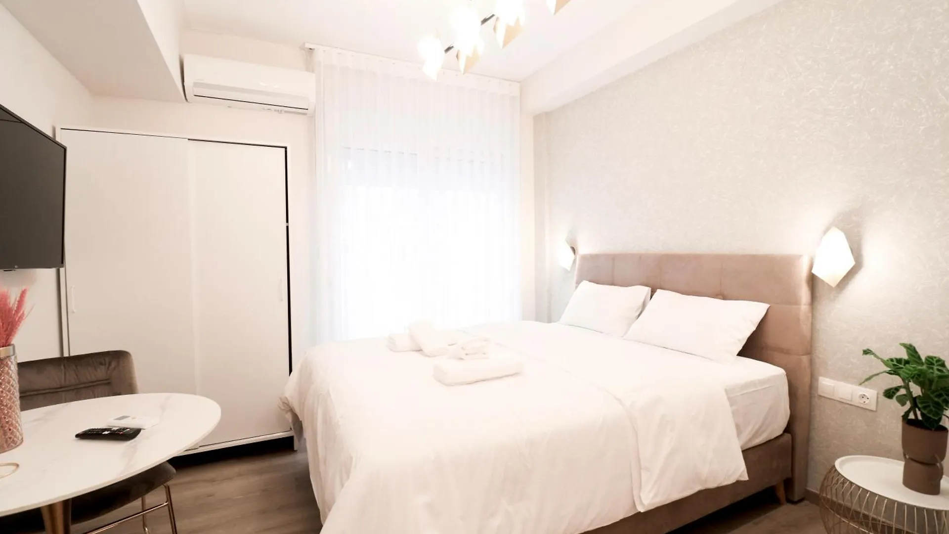 F & B Collection - Central Gems Apartment Thessaloniki Greece