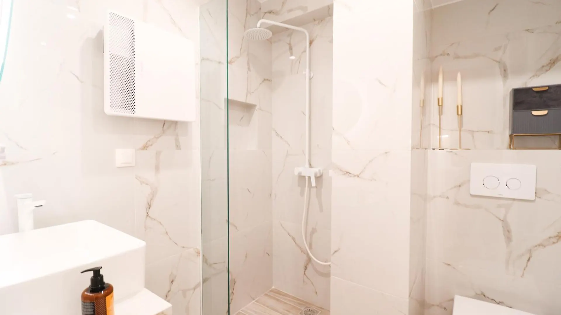 F & B Collection - Central Gems Apartment Thessaloniki Greece
