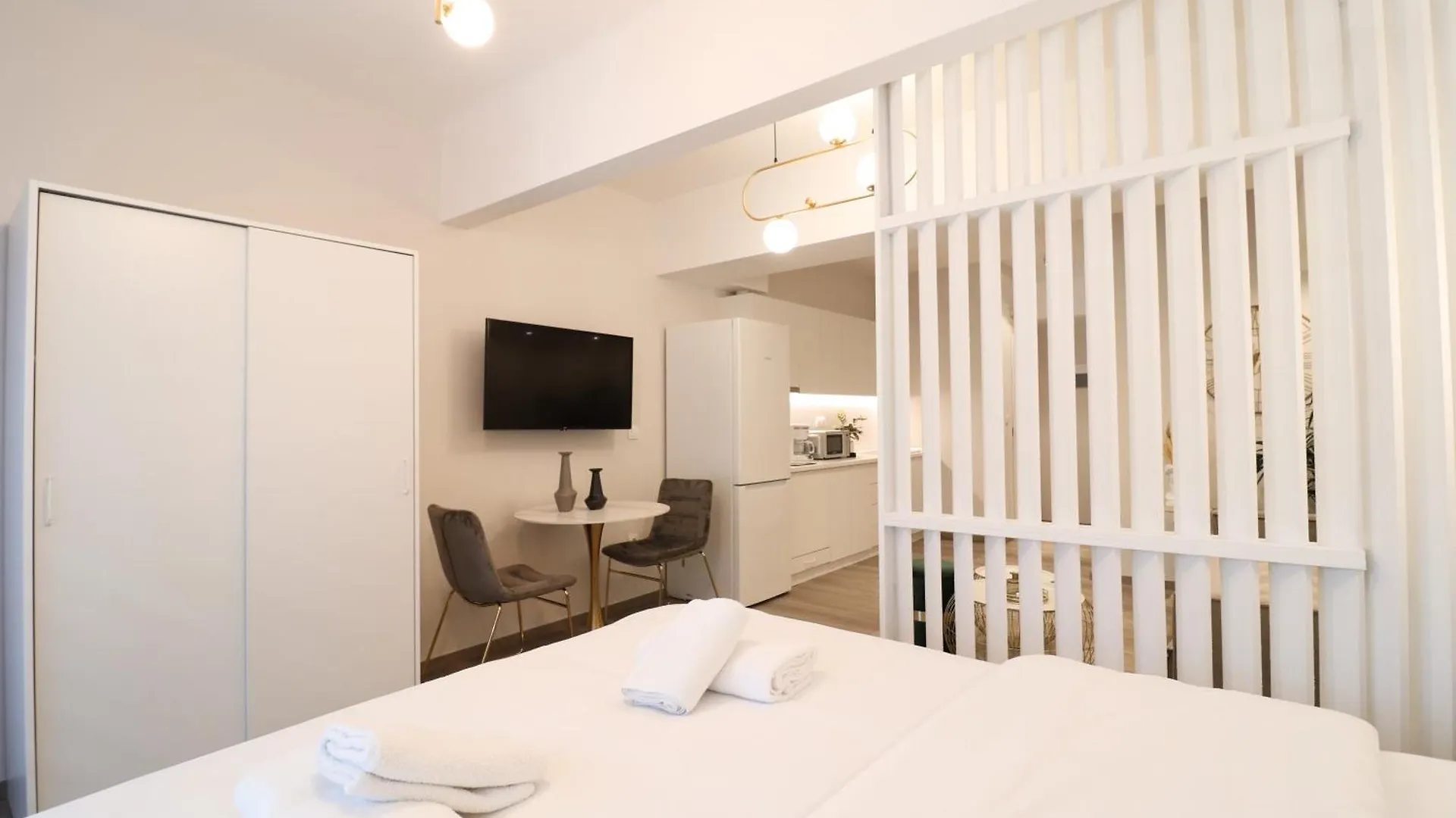 F & B Collection - Central Gems Apartment Thessaloniki Greece